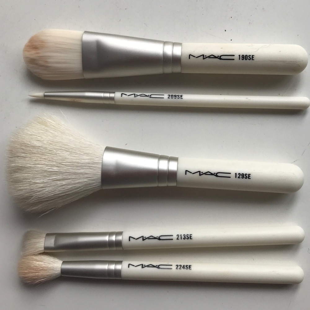 MAC keepsake studio brush set
